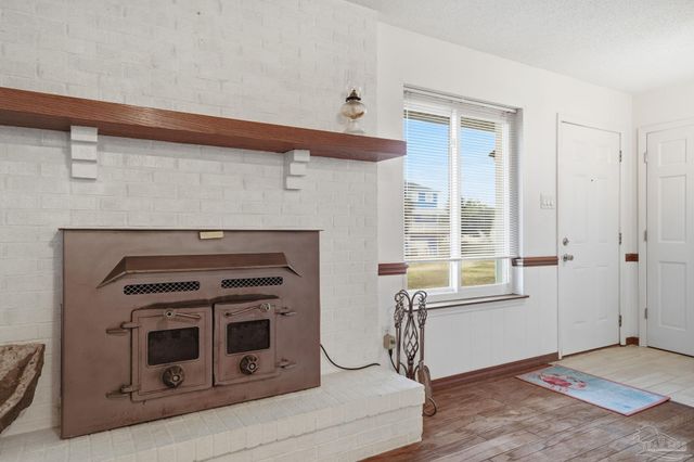 7506 N Shores Dr, Navarre, FL 32566