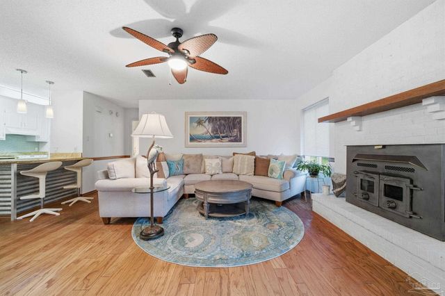 7506 N Shores Dr, Navarre, FL 32566