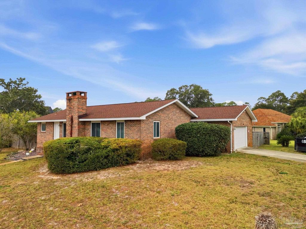 7506 N Shores Dr, Navarre, FL 32566