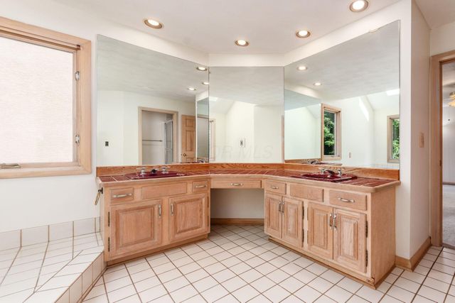 259 Autumn Leaf Court, Columbus, OH 43235