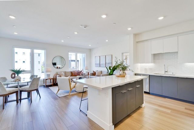 3698 Vision Common 221, Fremont, CA 94538