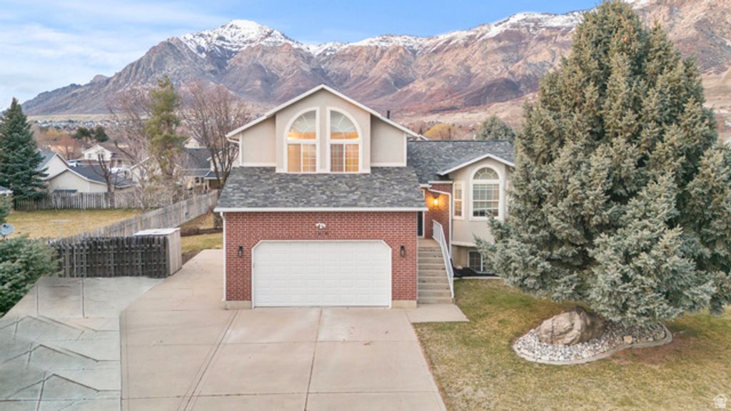 1016 E 2600 N, North Ogden, UT 84414