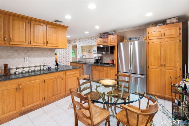 27 Archer Lane, Stamford, CT 06905