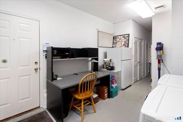 27 Archer Lane, Stamford, CT 06905