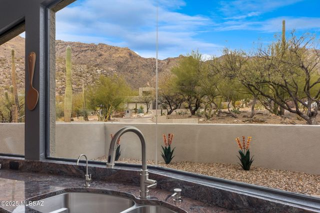 6030 E Finisterra, Tucson, AZ 85750