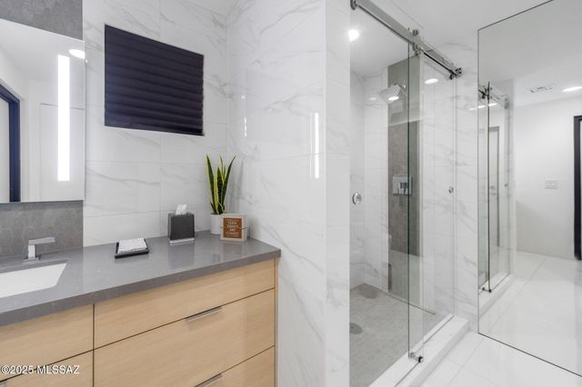 6030 E Finisterra, Tucson, AZ 85750