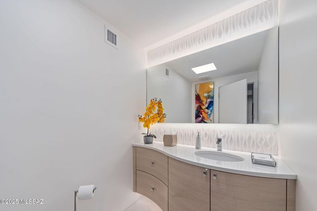 6030 E Finisterra, Tucson, AZ 85750