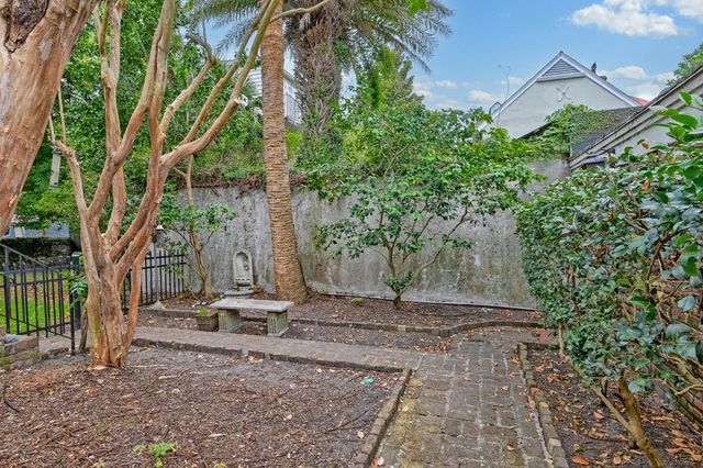 10 Chalmers Street, Charleston, SC 29401