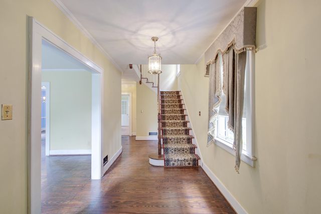 10 Chalmers Street, Charleston, SC 29401
