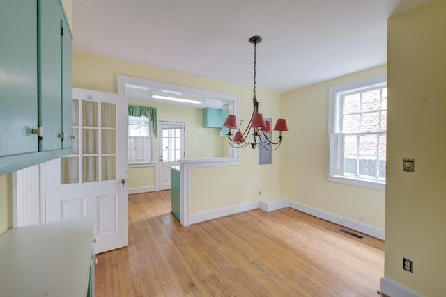10 Chalmers Street, Charleston, SC 29401