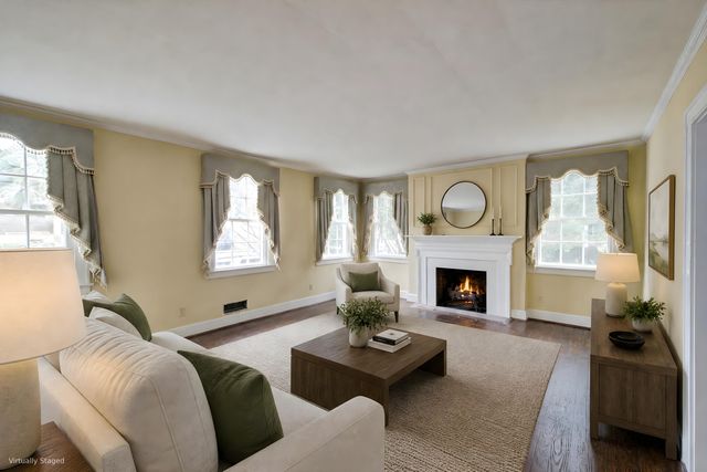 10 Chalmers Street, Charleston, SC 29401