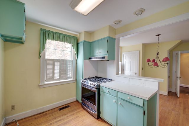 10 Chalmers Street, Charleston, SC 29401