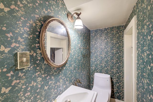 10 Chalmers Street, Charleston, SC 29401