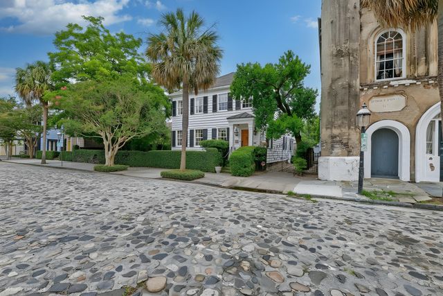 10 Chalmers Street, Charleston, SC 29401