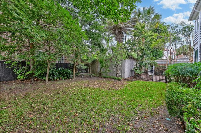 10 Chalmers Street, Charleston, SC 29401
