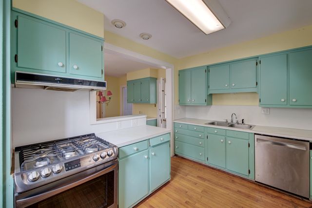 10 Chalmers Street, Charleston, SC 29401