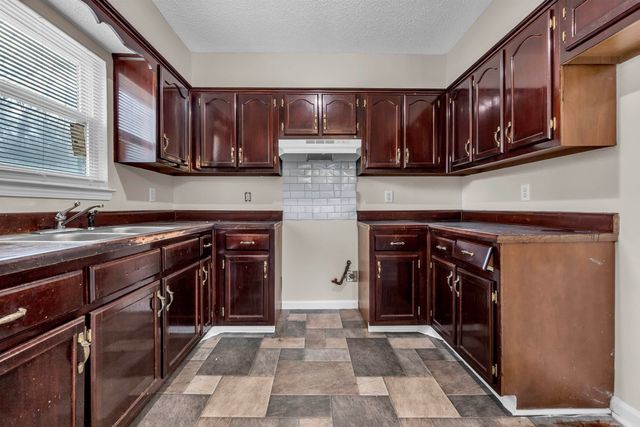 2593 DURHAM DR, Memphis, TN 38127