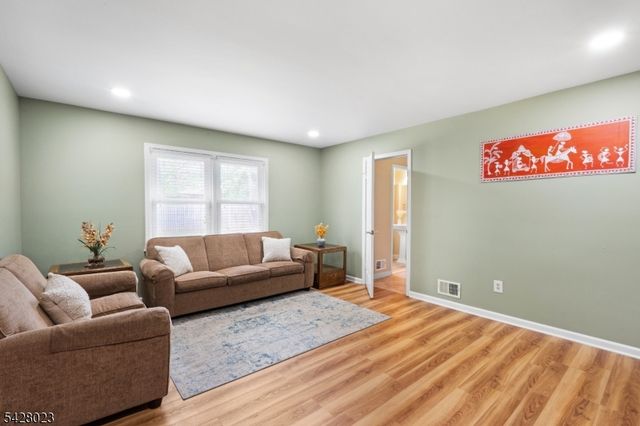 173 Beekman Ln, Hillsborough Twp., NJ 08844