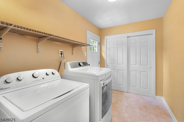 173 Beekman Ln, Hillsborough Twp., NJ 08844
