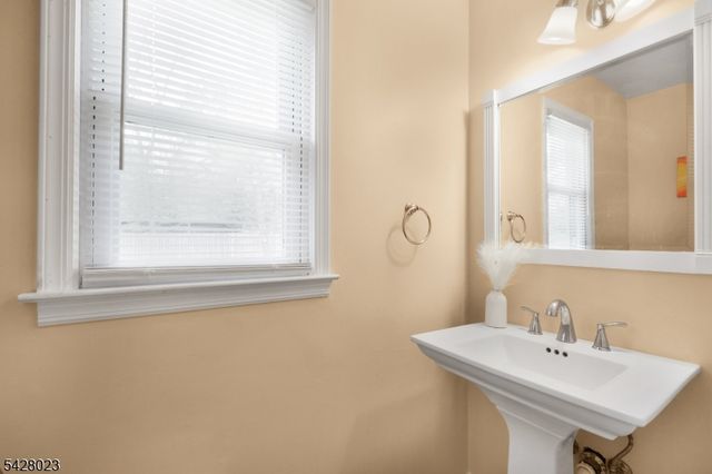 173 Beekman Ln, Hillsborough Twp., NJ 08844