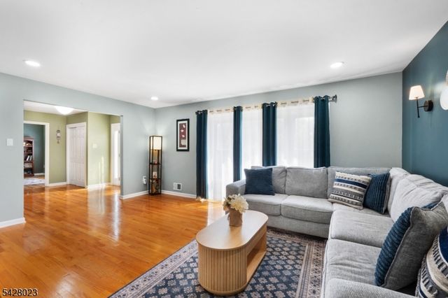 173 Beekman Ln, Hillsborough Twp., NJ 08844