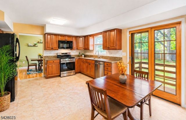 173 Beekman Ln, Hillsborough Twp., NJ 08844