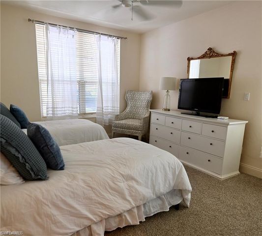 157 Colonade CIR 1002, Naples, FL 34103