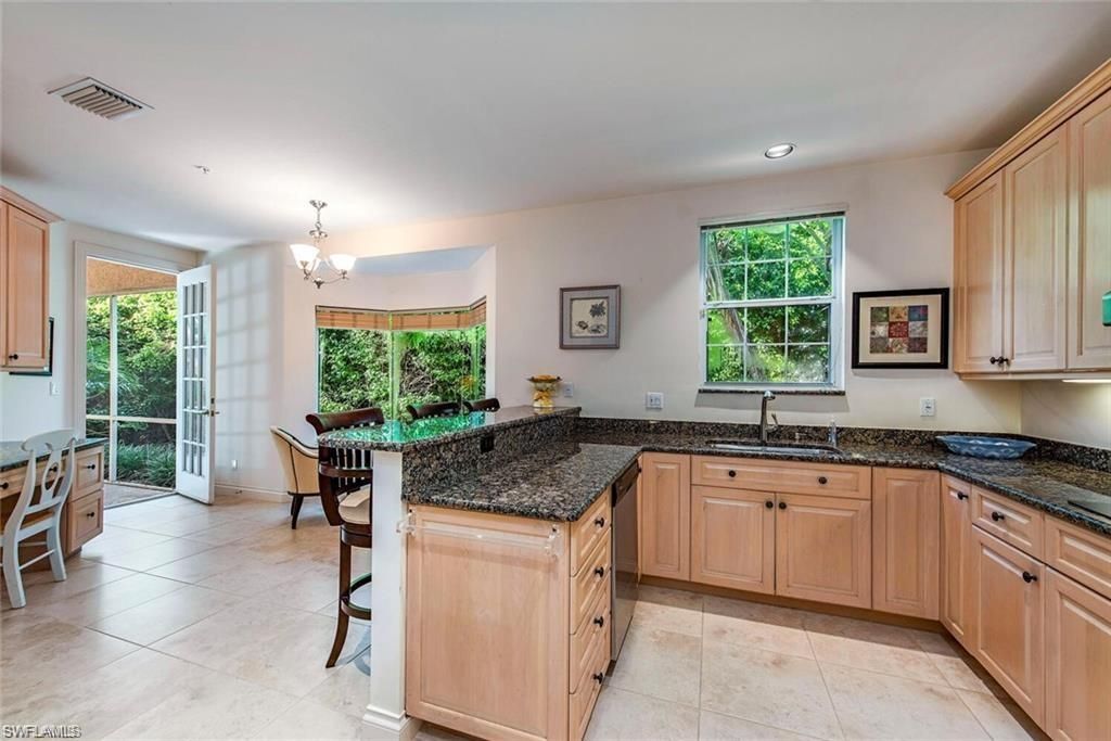 157 Colonade CIR 1002, NAPLES, FL 34103 — photo 4
