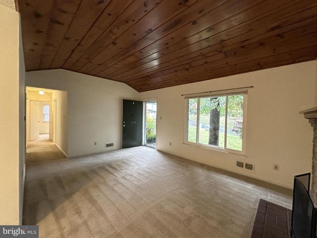 2237 HIGHLAND AVE, Falls Church, VA 22046