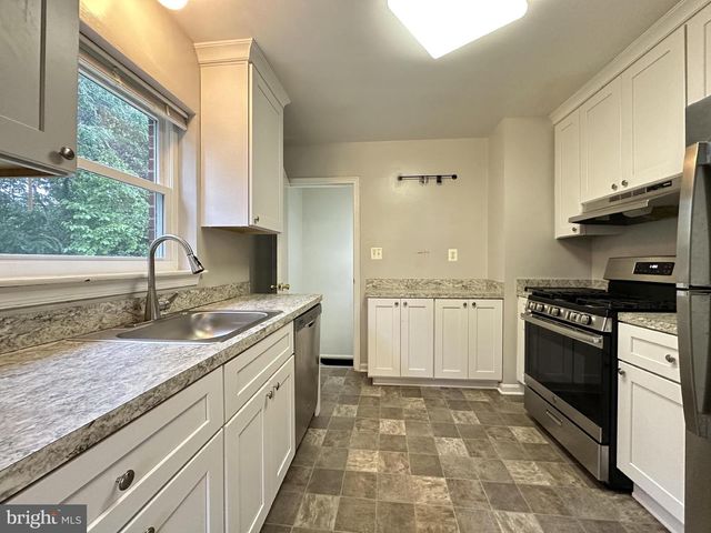 2237 HIGHLAND AVE, Falls Church, VA 22046