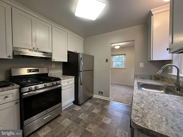 2237 HIGHLAND AVE, Falls Church, VA 22046