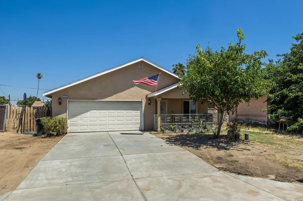 Image 1 of property listing at 22549 Fir Street, Chowchilla, CA 93610