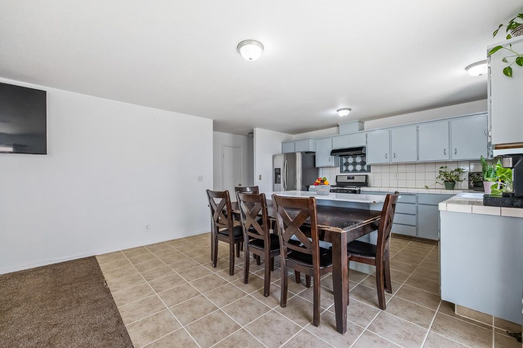 Image 14 of property listing at 22549 Fir Street, Chowchilla, CA 93610
