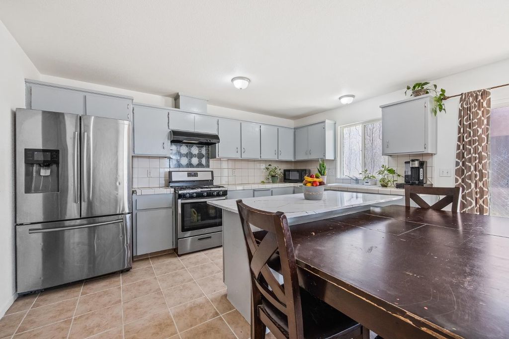 Image 17 of property listing at 22549 Fir Street, Chowchilla, CA 93610