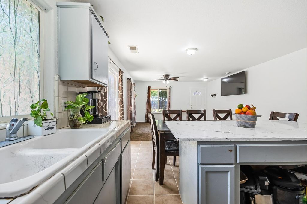 Image 19 of property listing at 22549 Fir Street, Chowchilla, CA 93610
