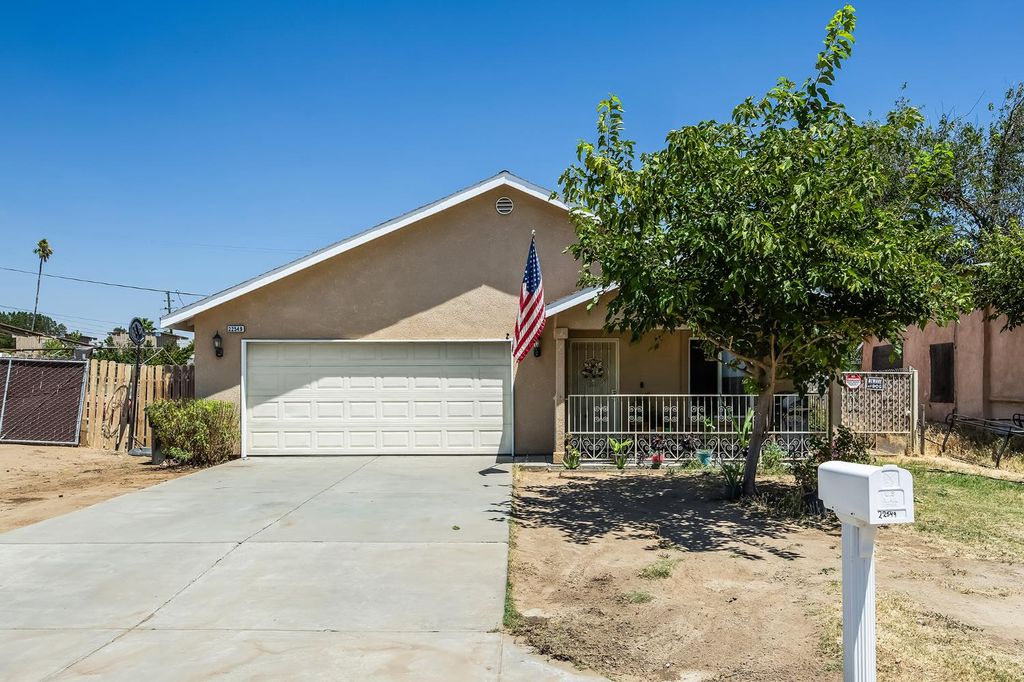 Image 2 of property listing at 22549 Fir Street, Chowchilla, CA 93610