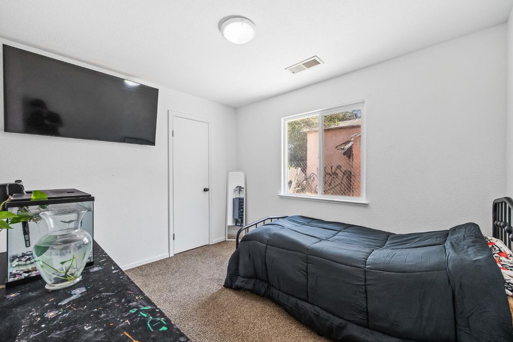 Image 36 of property listing at 22549 Fir Street, Chowchilla, CA 93610