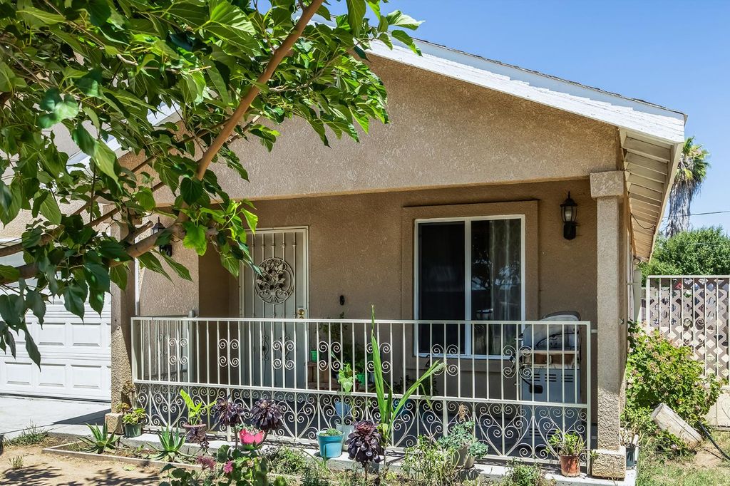 Image 4 of property listing at 22549 Fir Street, Chowchilla, CA 93610