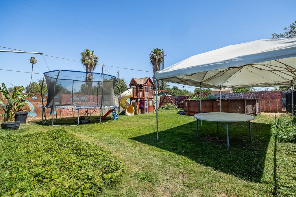 Image 41 of property listing at 22549 Fir Street, Chowchilla, CA 93610