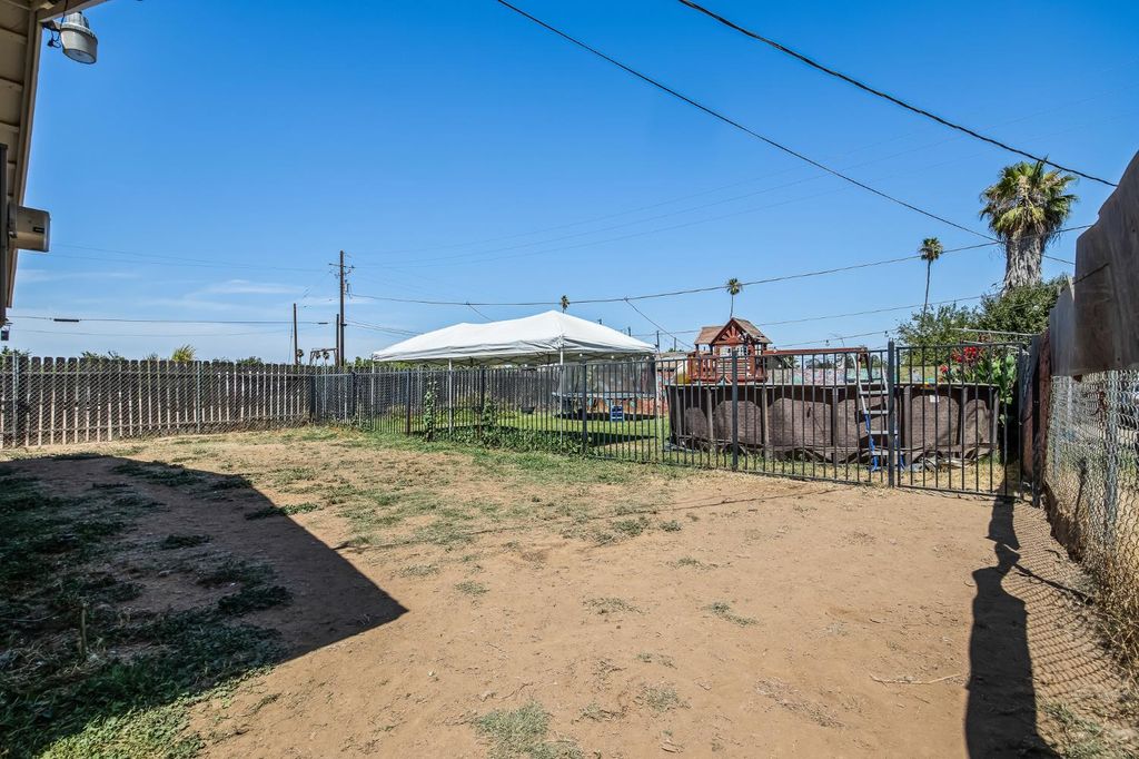 Image 44 of property listing at 22549 Fir Street, Chowchilla, CA 93610