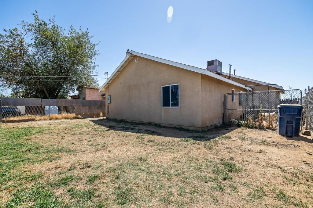Image 46 of property listing at 22549 Fir Street, Chowchilla, CA 93610