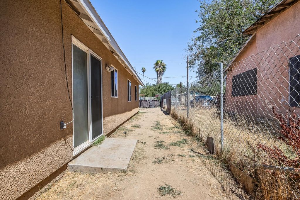Image 48 of property listing at 22549 Fir Street, Chowchilla, CA 93610