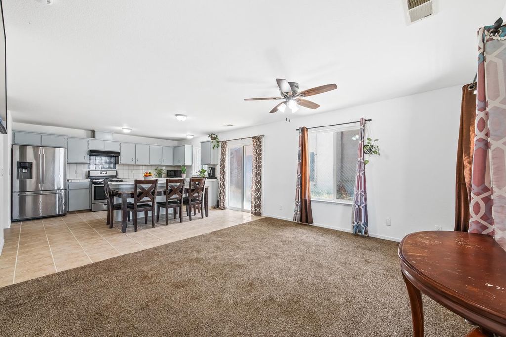 Image 7 of property listing at 22549 Fir Street, Chowchilla, CA 93610