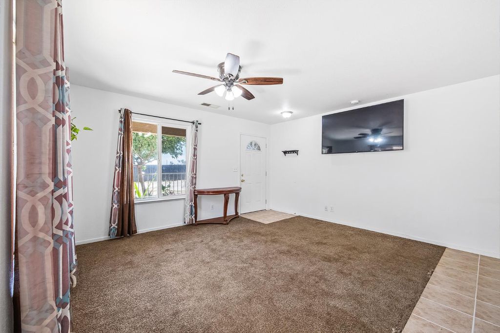 Image 9 of property listing at 22549 Fir Street, Chowchilla, CA 93610