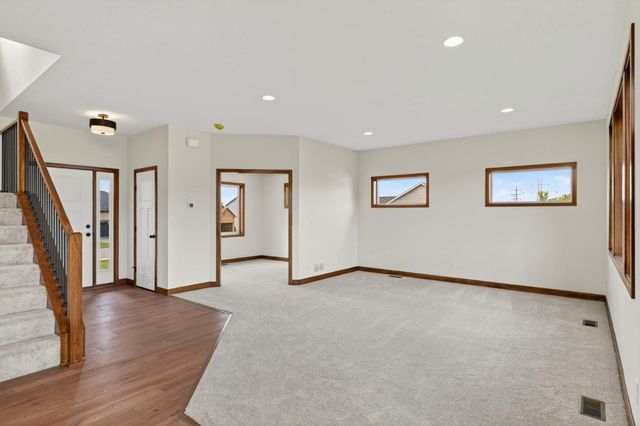 22391 Makah Street NW, Oak Grove, MN 55303