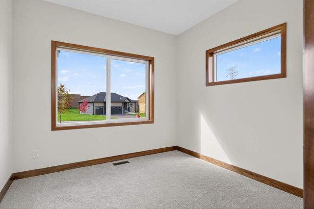 22391 Makah Street NW, Oak Grove, MN 55303