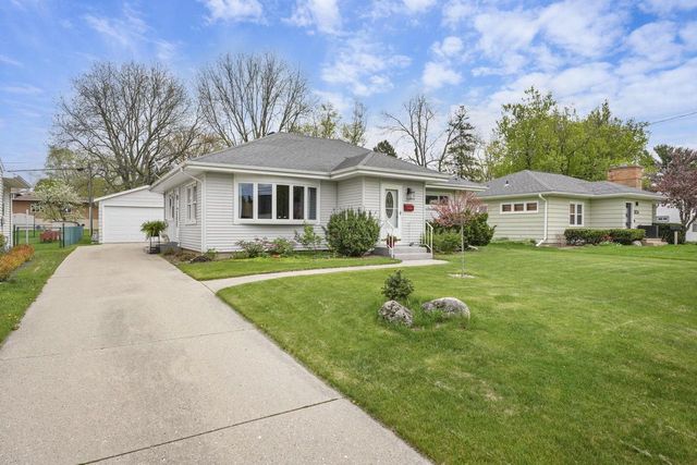 5104 Shore Acres Road, Monona, WI 53716