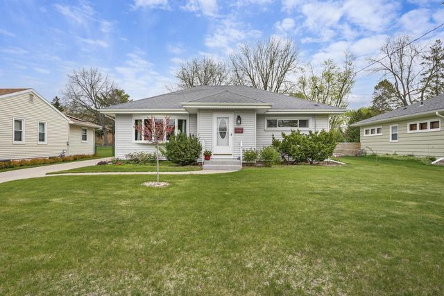 5104 Shore Acres Road, Monona, WI 53716
