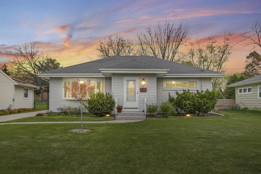 5104 Shore Acres Road, Monona, WI 53716