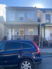 63 Arch St, Paterson City, NJ 07522